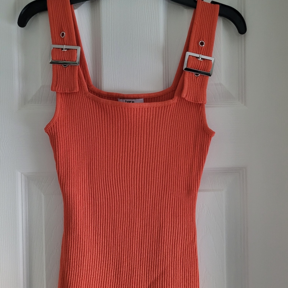 BAR III SLEEVELESS TOP, NEW